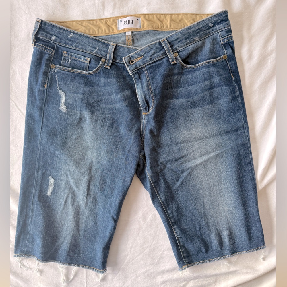 PAIGE Luca Bermuda Shorts Faded Blue Denim Raw Hem Size 32 VGUC
